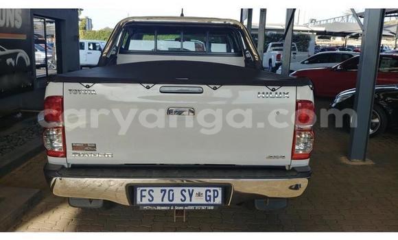 Nunua Ilio tumika Toyota Hilux White Gari ndani ya Blantyre nchini Malawi Nunua Ilio tumika Toyota Hilux White Gari ndani ya Blantyre nchini Malawi