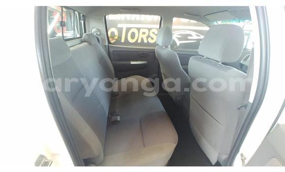 Nunua Ilio tumika Toyota Hilux White Gari ndani ya Blantyre nchini Malawi Nunua Ilio tumika Toyota Hilux White Gari ndani ya Blantyre nchini Malawi