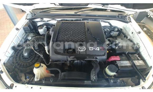 Nunua Ilio tumika Toyota Hilux White Gari ndani ya Blantyre nchini Malawi Nunua Ilio tumika Toyota Hilux White Gari ndani ya Blantyre nchini Malawi