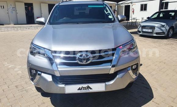 Nunua Ilio tumika Toyota Fortuner Silver Gari ndani ya Blantyre nchini Malawi Nunua Ilio tumika Toyota Fortuner Silver Gari ndani ya Blantyre nchini Malawi