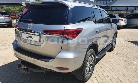 Nunua Ilio tumika Toyota Fortuner Silver Gari ndani ya Blantyre nchini Malawi Nunua Ilio tumika Toyota Fortuner Silver Gari ndani ya Blantyre nchini Malawi