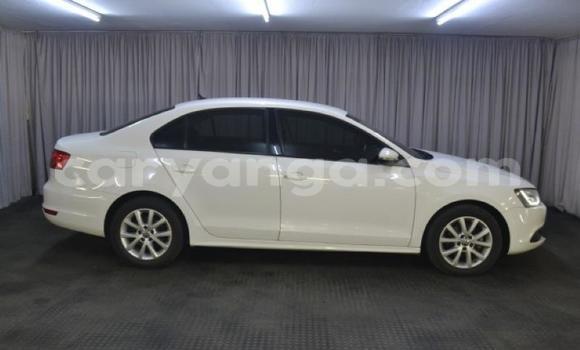 Nunua Ilio tumika Volkswagen Jetta White Gari ndani ya Lilongwe nchini Malawi Nunua Ilio tumika Volkswagen Jetta White Gari ndani ya Lilongwe nchini Malawi