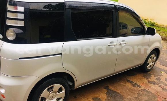 Buy Used Toyota Sienta Silver Car in Lilongwe in Malawi Buy Used Toyota Sienta Silver Car in Lilongwe in Malawi