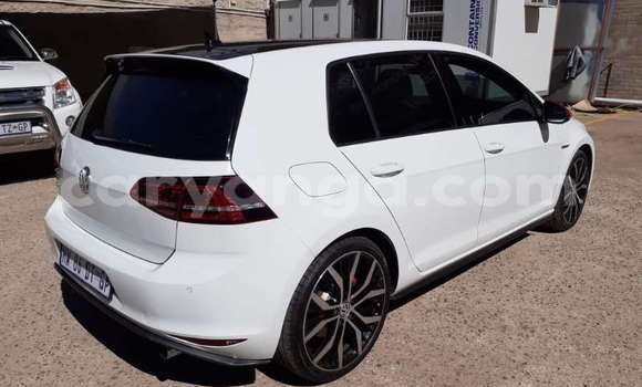 Buy Used Volkswagen Golf R White Car in Balaka in Balaka Buy Used Volkswagen Golf R White Car in Balaka in Balaka