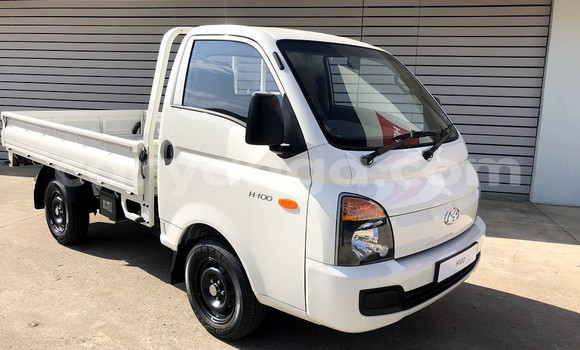 Buy Used Hyundai H1 White Car in Lilongwe in Malawi Buy Used Hyundai H1 White Car in Lilongwe in Malawi