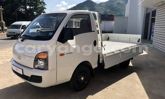 Buy Used Hyundai H1 White Car in Lilongwe in Malawi Buy Used Hyundai H1 White Car in Lilongwe in Malawi