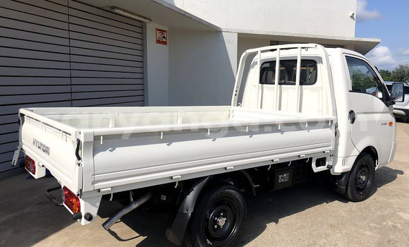 Buy Used Hyundai H1 White Car in Lilongwe in Malawi Buy Used Hyundai H1 White Car in Lilongwe in Malawi