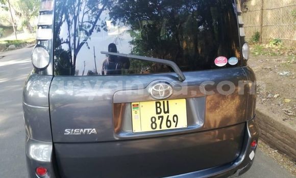 Acheter Occasion Voiture Toyota Sienta Noir à Blantyre, Malawi Acheter Occasion Voiture Toyota Sienta Noir à Blantyre, Malawi