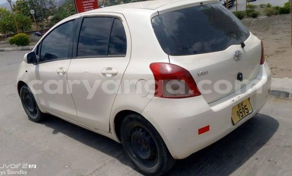 Acheter Occasion Voiture Toyota Vitz Beige à Blantyre, Malawi Acheter Occasion Voiture Toyota Vitz Beige à Blantyre, Malawi