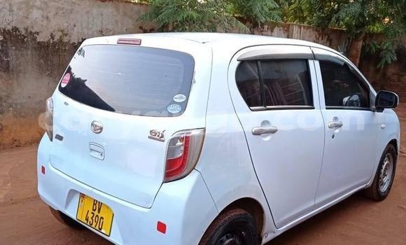 Buy Used Daihatsu Esse White Car in Blantyre in Malawi
