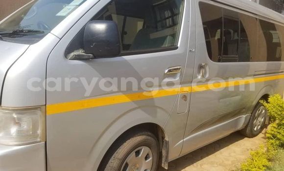 Nunua Ilio tumika Toyota Hiace Silver Gari ndani ya Blantyre nchini Malawi Nunua Ilio tumika Toyota Hiace Silver Gari ndani ya Blantyre nchini Malawi
