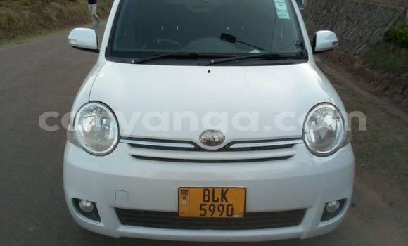 Buy Used Toyota Sienta White Car in Blantyre in Malawi Buy Used Toyota Sienta White Car in Blantyre in Malawi