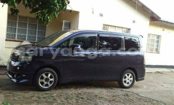Acheter Occasion Voiture Toyota Voxy Bleu à Blantyre, Malawi Acheter Occasion Voiture Toyota Voxy Bleu à Blantyre, Malawi
