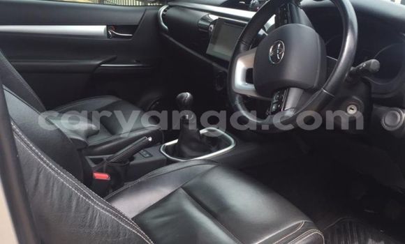 Nunua Ilio tumika Toyota Hilux Silver Gari ndani ya Blantyre nchini Malawi Nunua Ilio tumika Toyota Hilux Silver Gari ndani ya Blantyre nchini Malawi