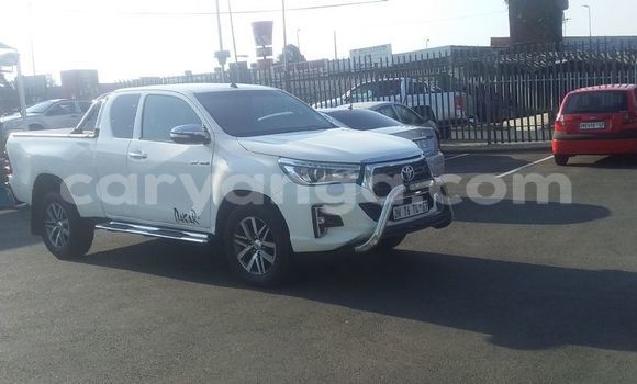 Nunua Ilio tumika Toyota Hilux White Gari ndani ya Blantyre nchini Malawi Nunua Ilio tumika Toyota Hilux White Gari ndani ya Blantyre nchini Malawi