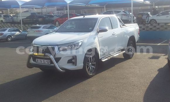 Nunua Ilio tumika Toyota Hilux White Gari ndani ya Blantyre nchini Malawi Nunua Ilio tumika Toyota Hilux White Gari ndani ya Blantyre nchini Malawi