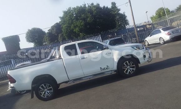 Nunua Ilio tumika Toyota Hilux White Gari ndani ya Blantyre nchini Malawi Nunua Ilio tumika Toyota Hilux White Gari ndani ya Blantyre nchini Malawi