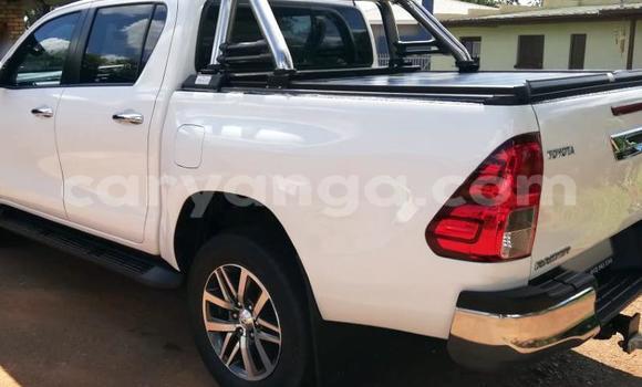 Nunua Ilio tumika Toyota Hilux White Gari ndani ya Blantyre nchini Malawi Nunua Ilio tumika Toyota Hilux White Gari ndani ya Blantyre nchini Malawi