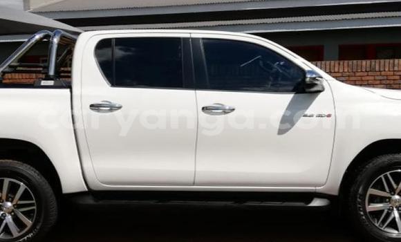 Nunua Ilio tumika Toyota Hilux White Gari ndani ya Blantyre nchini Malawi Nunua Ilio tumika Toyota Hilux White Gari ndani ya Blantyre nchini Malawi