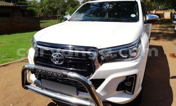 Nunua Ilio tumika Toyota Hilux White Gari ndani ya Blantyre nchini Malawi Nunua Ilio tumika Toyota Hilux White Gari ndani ya Blantyre nchini Malawi