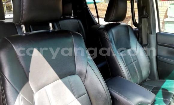 Nunua Ilio tumika Toyota Hilux White Gari ndani ya Blantyre nchini Malawi Nunua Ilio tumika Toyota Hilux White Gari ndani ya Blantyre nchini Malawi