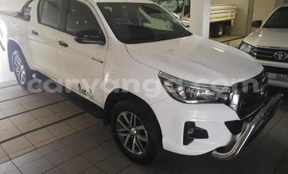 Nunua Ilio tumika Toyota Hilux White Gari ndani ya Blantyre nchini Malawi Nunua Ilio tumika Toyota Hilux White Gari ndani ya Blantyre nchini Malawi