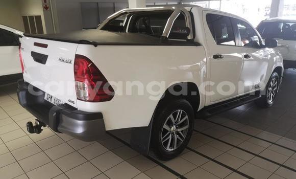 Nunua Ilio tumika Toyota Hilux White Gari ndani ya Blantyre nchini Malawi Nunua Ilio tumika Toyota Hilux White Gari ndani ya Blantyre nchini Malawi