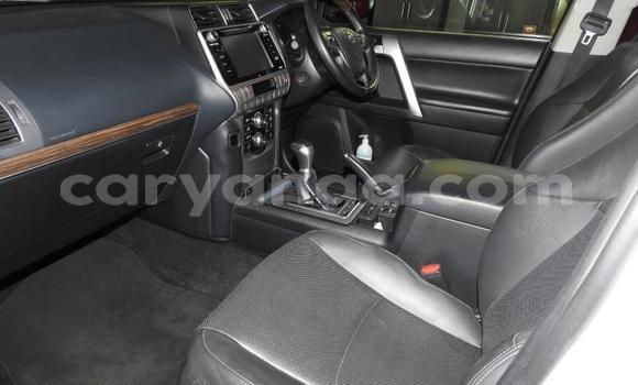 Nunua Ilio tumika Toyota Land Cruiser Prado White Gari ndani ya Blantyre nchini Malawi Nunua Ilio tumika Toyota Land Cruiser Prado White Gari ndani ya Blantyre nchini Malawi