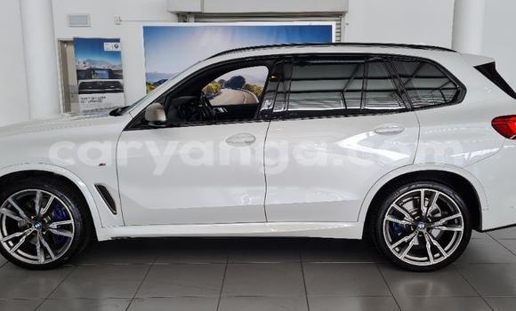 Nunua Ilio tumika BMW X5 White Gari ndani ya Blantyre nchini Malawi Nunua Ilio tumika BMW X5 White Gari ndani ya Blantyre nchini Malawi