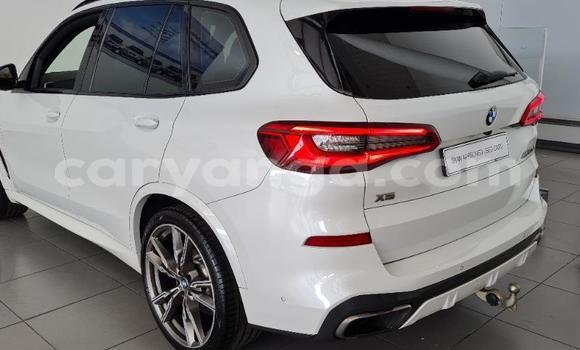 Nunua Ilio tumika BMW X5 White Gari ndani ya Blantyre nchini Malawi Nunua Ilio tumika BMW X5 White Gari ndani ya Blantyre nchini Malawi