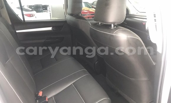 Nunua Ilio tumika Toyota Hilux White Gari ndani ya Blantyre nchini Malawi Nunua Ilio tumika Toyota Hilux White Gari ndani ya Blantyre nchini Malawi