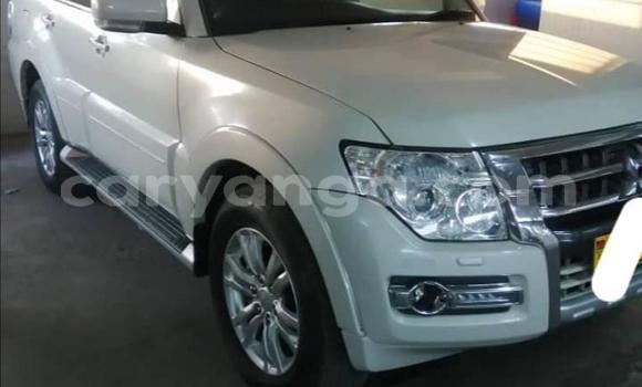 Acheter Occasion Voiture Mitsubishi Pajero Blanc à Blantyre, Malawi Acheter Occasion Voiture Mitsubishi Pajero Blanc à Blantyre, Malawi