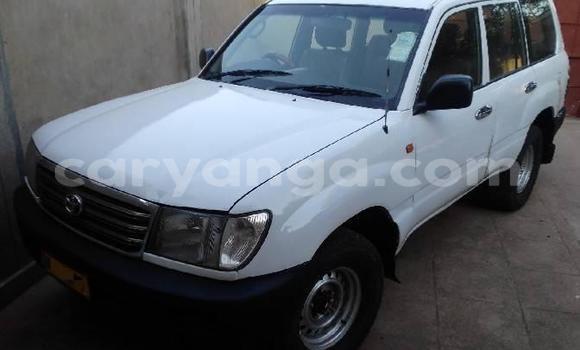 Nunua Ilio tumika Toyota Land Cruiser White Gari ndani ya Blantyre nchini Malawi Nunua Ilio tumika Toyota Land Cruiser White Gari ndani ya Blantyre nchini Malawi