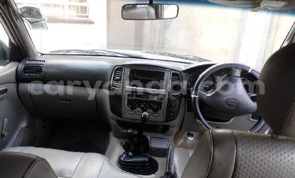 Nunua Ilio tumika Toyota Land Cruiser White Gari ndani ya Blantyre nchini Malawi Nunua Ilio tumika Toyota Land Cruiser White Gari ndani ya Blantyre nchini Malawi