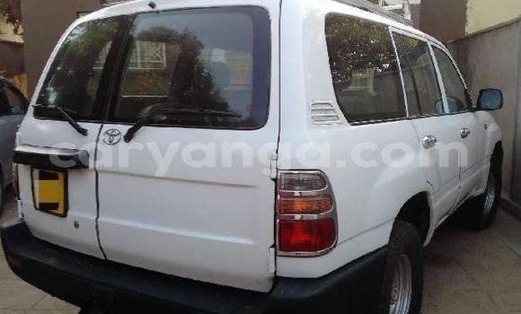 Nunua Ilio tumika Toyota Land Cruiser White Gari ndani ya Blantyre nchini Malawi Nunua Ilio tumika Toyota Land Cruiser White Gari ndani ya Blantyre nchini Malawi