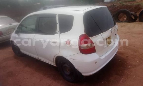Nunua Ilio tumika Honda FIT White Gari ndani ya Blantyre nchini Malawi Nunua Ilio tumika Honda FIT White Gari ndani ya Blantyre nchini Malawi