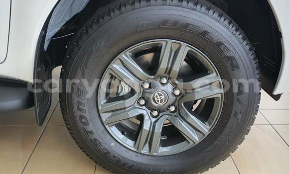 Nunua Ilio tumika Toyota Hilux White Gari ndani ya Blantyre nchini Malawi Nunua Ilio tumika Toyota Hilux White Gari ndani ya Blantyre nchini Malawi