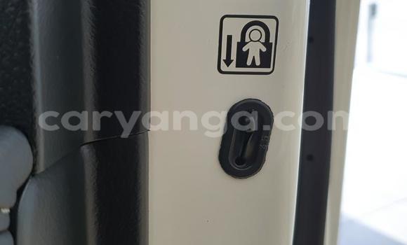 Nunua Ilio tumika Toyota Hilux White Gari ndani ya Blantyre nchini Malawi Nunua Ilio tumika Toyota Hilux White Gari ndani ya Blantyre nchini Malawi