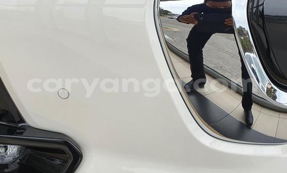 Nunua Ilio tumika Toyota Hilux White Gari ndani ya Blantyre nchini Malawi Nunua Ilio tumika Toyota Hilux White Gari ndani ya Blantyre nchini Malawi