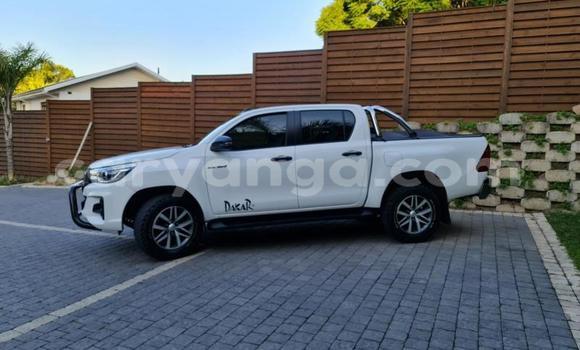 Nunua Ilio tumika Toyota Hilux White Gari ndani ya Blantyre nchini Malawi Nunua Ilio tumika Toyota Hilux White Gari ndani ya Blantyre nchini Malawi
