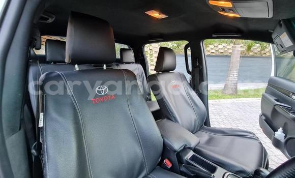 Nunua Ilio tumika Toyota Hilux White Gari ndani ya Blantyre nchini Malawi Nunua Ilio tumika Toyota Hilux White Gari ndani ya Blantyre nchini Malawi