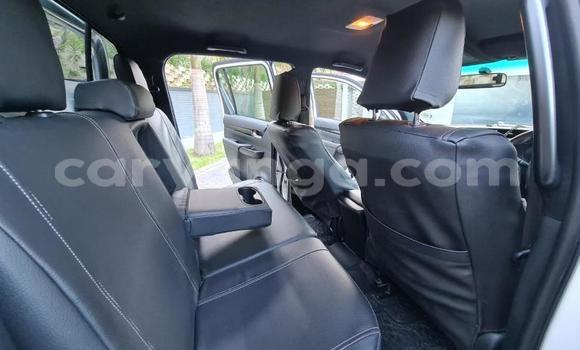 Nunua Ilio tumika Toyota Hilux White Gari ndani ya Blantyre nchini Malawi Nunua Ilio tumika Toyota Hilux White Gari ndani ya Blantyre nchini Malawi