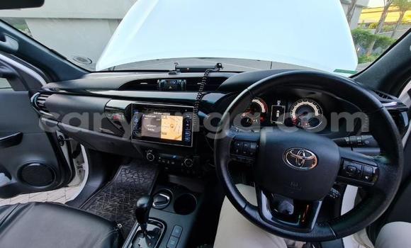 Nunua Ilio tumika Toyota Hilux White Gari ndani ya Blantyre nchini Malawi Nunua Ilio tumika Toyota Hilux White Gari ndani ya Blantyre nchini Malawi