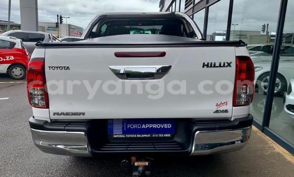 Nunua Ilio tumika Toyota Hilux White Gari ndani ya Blantyre nchini Malawi Nunua Ilio tumika Toyota Hilux White Gari ndani ya Blantyre nchini Malawi