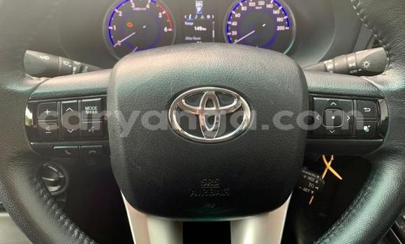 Nunua Ilio tumika Toyota Hilux White Gari ndani ya Blantyre nchini Malawi Nunua Ilio tumika Toyota Hilux White Gari ndani ya Blantyre nchini Malawi
