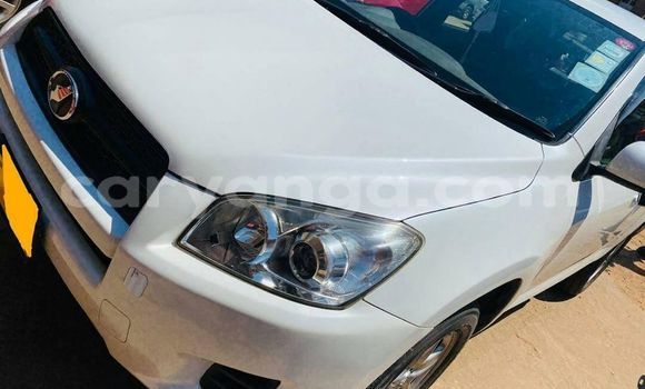 Nunua Ilio tumika Toyota RAV4 White Gari ndani ya Blantyre nchini Malawi Nunua Ilio tumika Toyota RAV4 White Gari ndani ya Blantyre nchini Malawi