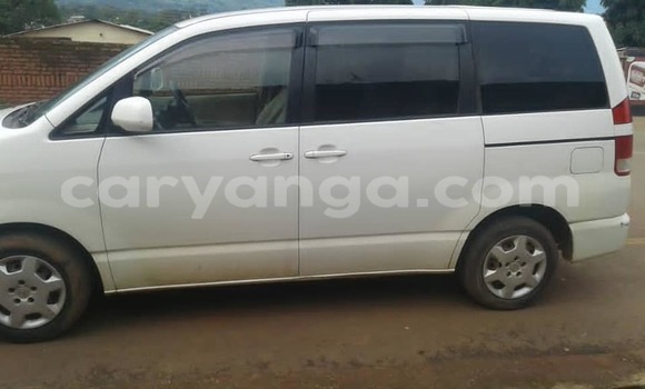 Nunua Ilio tumika Toyota Noah White Gari ndani ya Blantyre nchini Malawi Nunua Ilio tumika Toyota Noah White Gari ndani ya Blantyre nchini Malawi