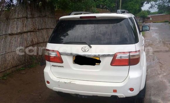 Acheter Occasion Voiture Toyota Fortuner Blanc à Blantyre, Malawi Acheter Occasion Voiture Toyota Fortuner Blanc à Blantyre, Malawi