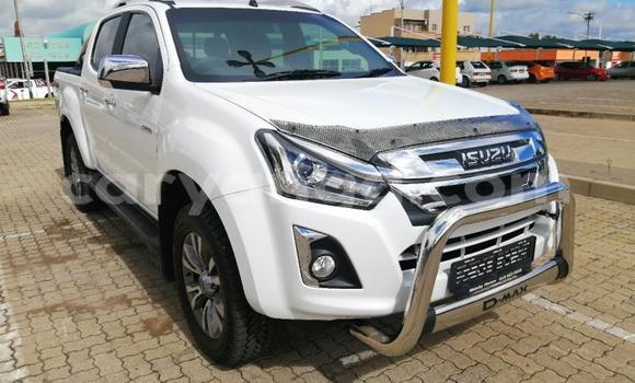 Buy Used Isuzu D–MAX White Car in Blantyre in Malawi