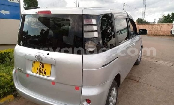 Buy Used Toyota Sienta Silver Car in Blantyre in Malawi Buy Used Toyota Sienta Silver Car in Blantyre in Malawi